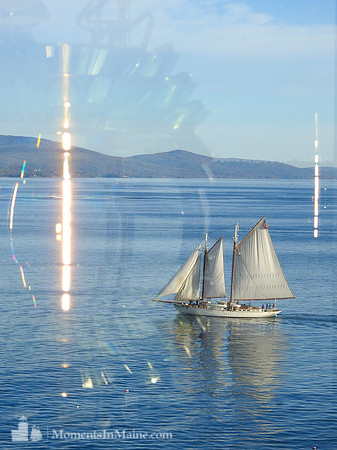 Schooner & Lens Reflection BT-0004
